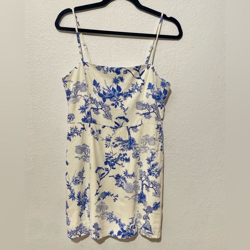 NWOT En Crème Blue and white floral Mini dress